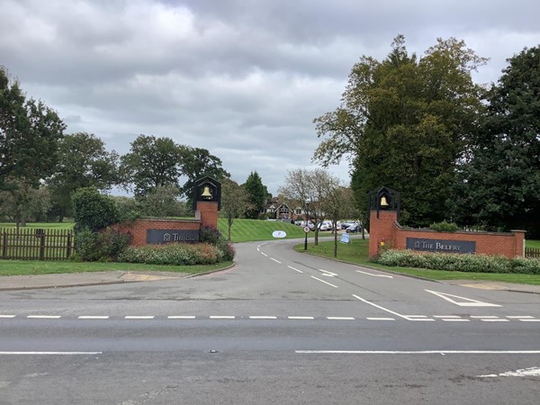 1 impressive entrance to driveway