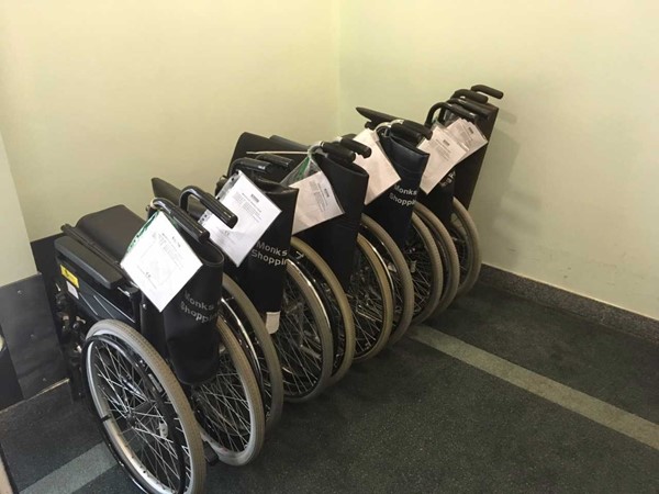 Manual wheelchairs free to hire