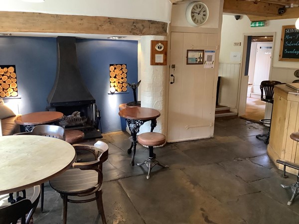 6 solid tiled floors