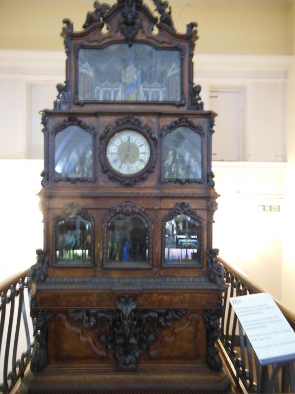 Apostle clock