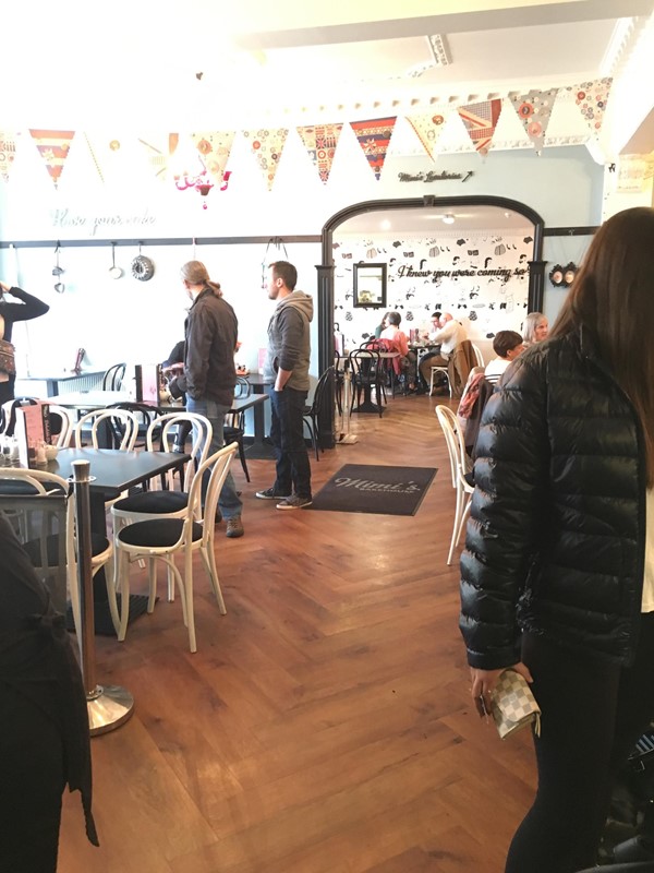 Photo of the cafe.