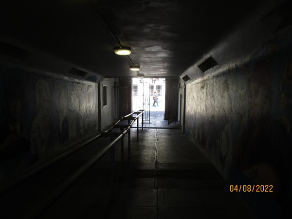 This is the tunnel to the courtyard in front of the aquarium