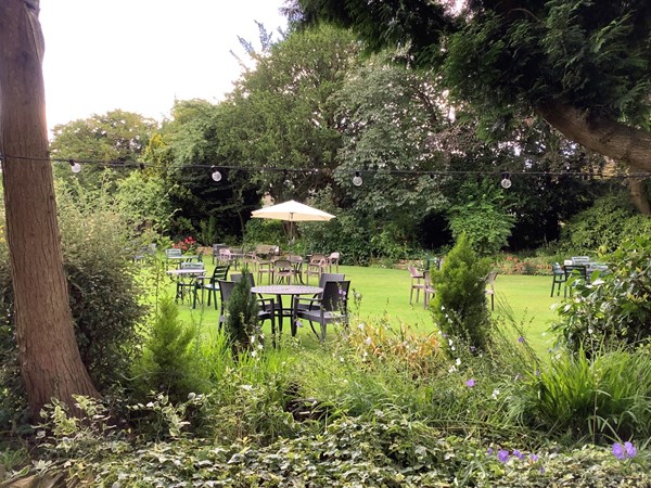 Stow Lodge Hotel  garden