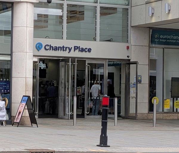Close up image of step-free entrance/exit on St Stephens Street