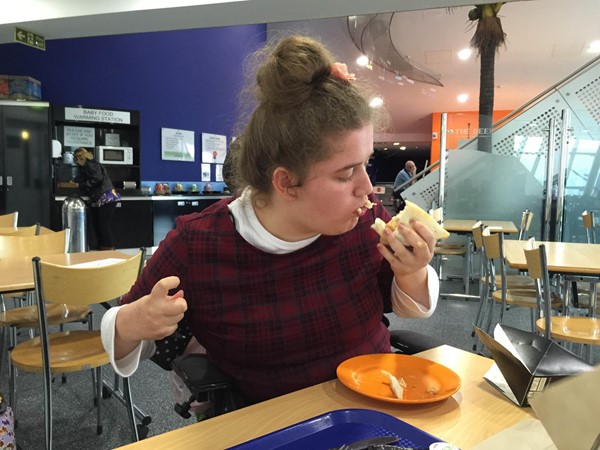 Picture of the Deep - Hull - Eating a sandwich