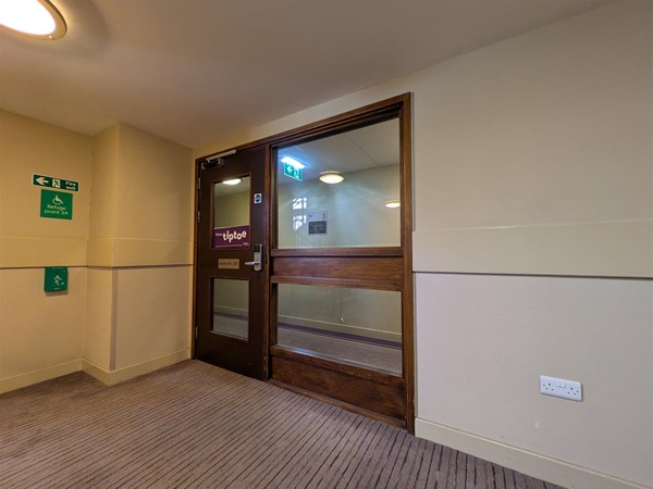 Image of access to the corridors.