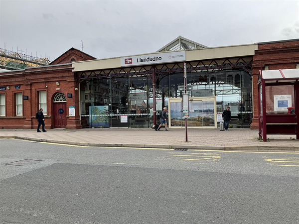 LLANDUDNO STATION.