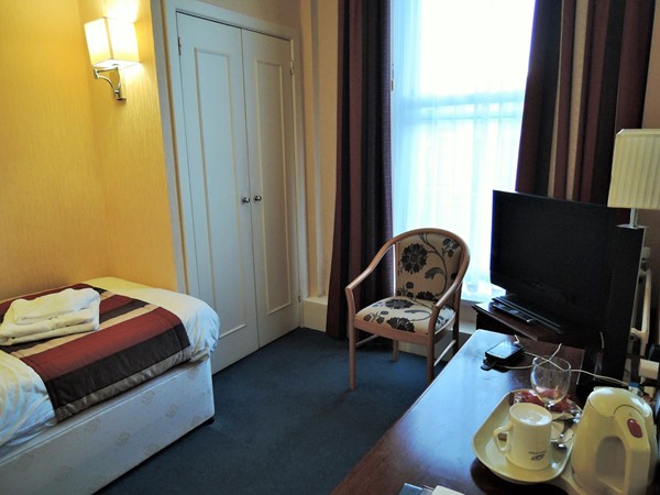 Single bedroom