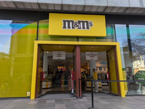 Image of entrance to the M&M World Store