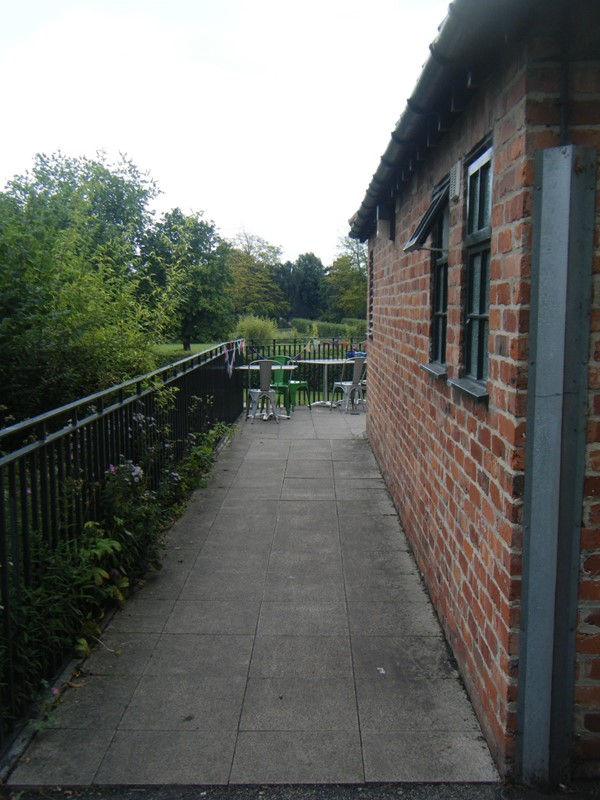 Picture of Rowntree Park Reading Cafe - Approaching patio