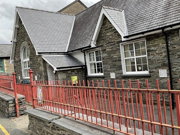Tanygrisiau school
