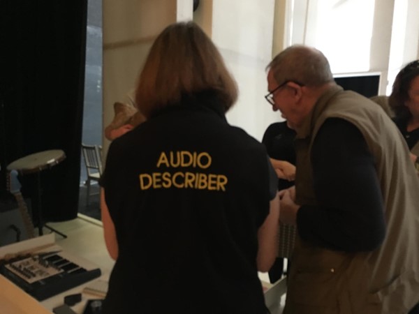 Audio Describer.