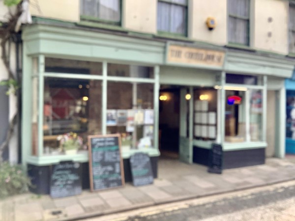 Picture of a shop front out of focus