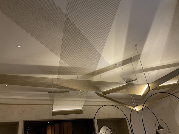 Image of light through string
