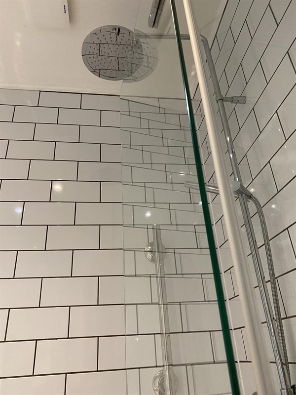 Fixed shower head