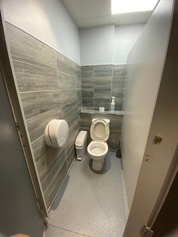 Image of a toilet