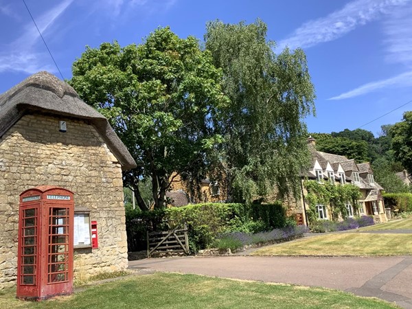Picture of a red phone box