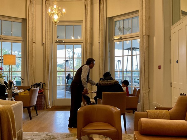 Image of a dining area