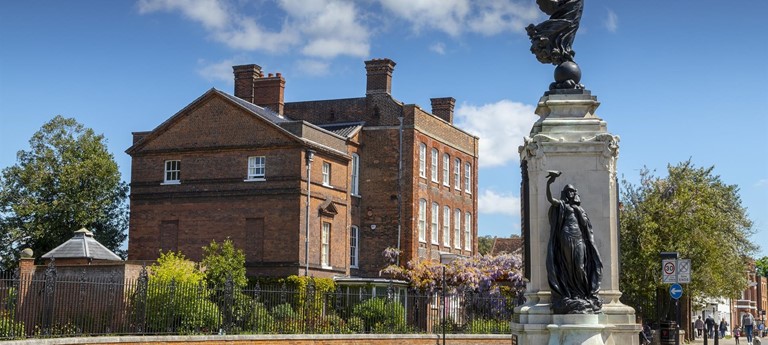 Hollytrees Museum