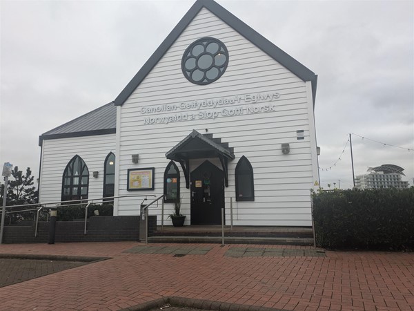 Image of stairs and ramp access at the front entrance to the Norwegian Church Arts Centre
