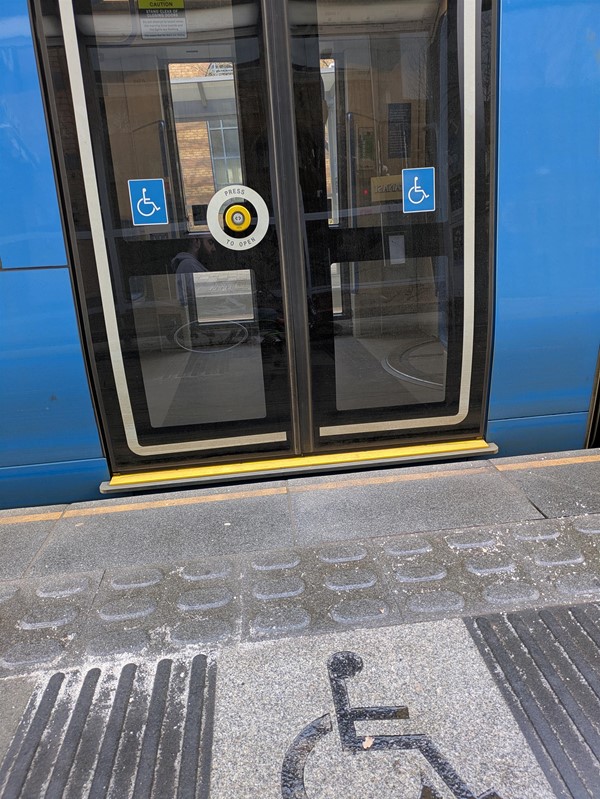 Image of accessible boarding area on platform