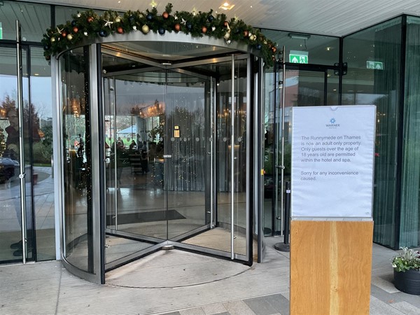 Image of a revolving door